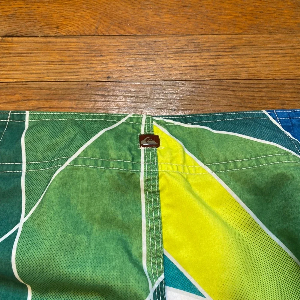 Quiksilver Board Shorts Mens 38 Geometric Diamond Green Blue Swim Surf Trunks